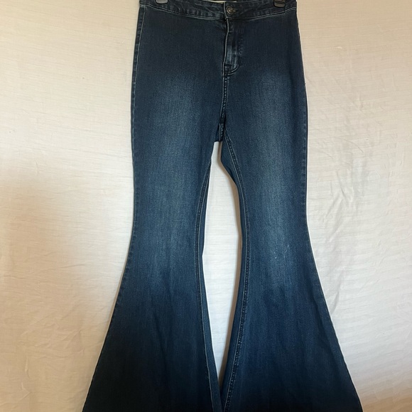 Lightly used Rock & Roll Cowgirl flare jeans dark wash - Picture 3 of 5